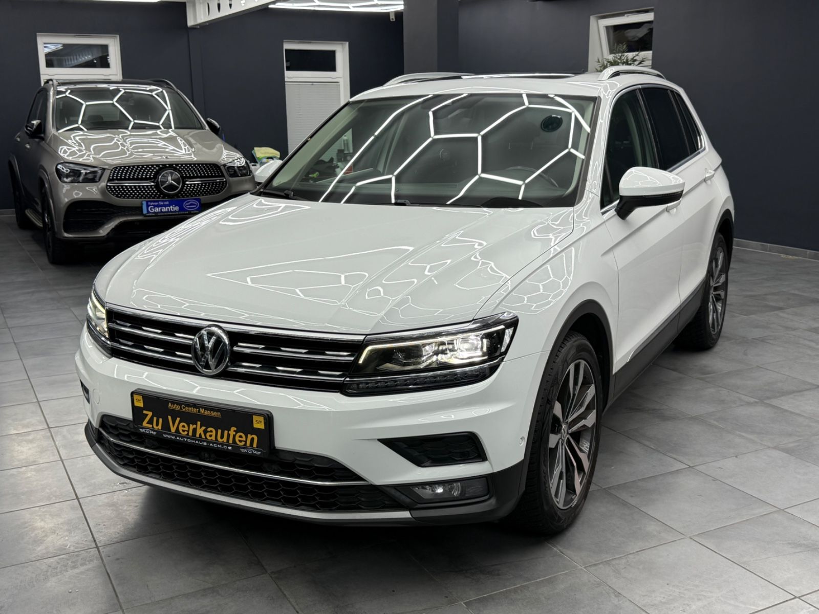 Volkswagen Tiguan Tiguan 1.5 TSI Highline*Pano*Navi*Kamera*AHK*ACC