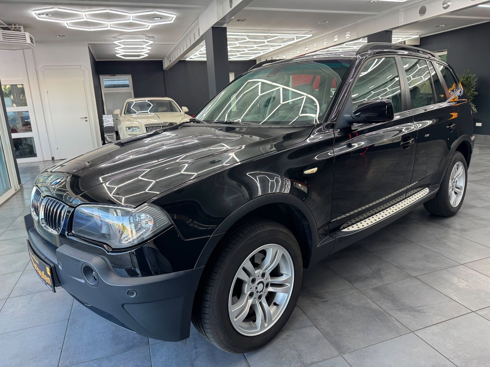 BMW X3 X3 2.0i * Panorama*PDC*MFL*SHZ* TÜV&SERVICE NEU