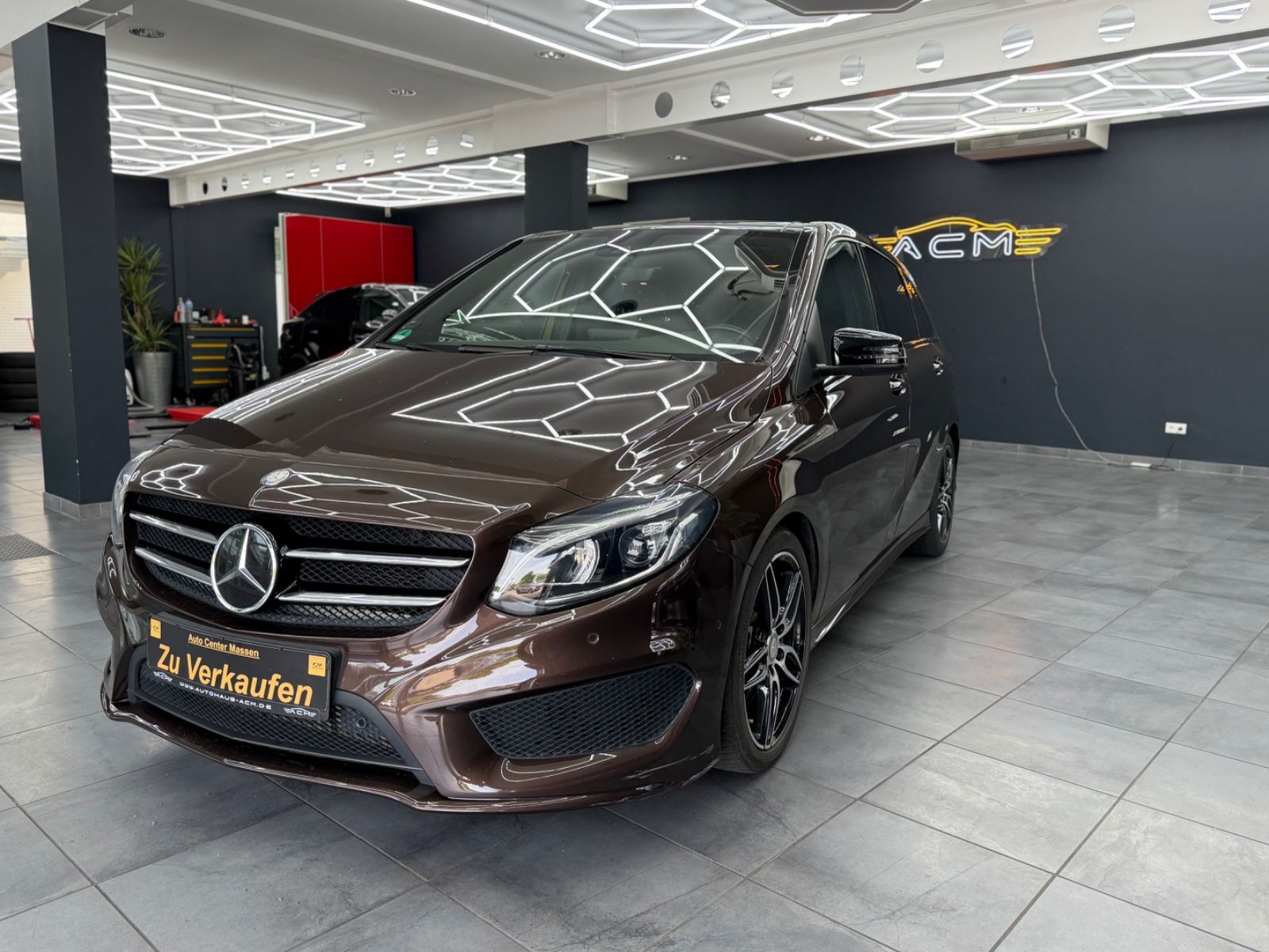Mercedes-Benz B 220 B220 4Matic AMG Night-Paket *Pano*Kamera*HK*AHKD